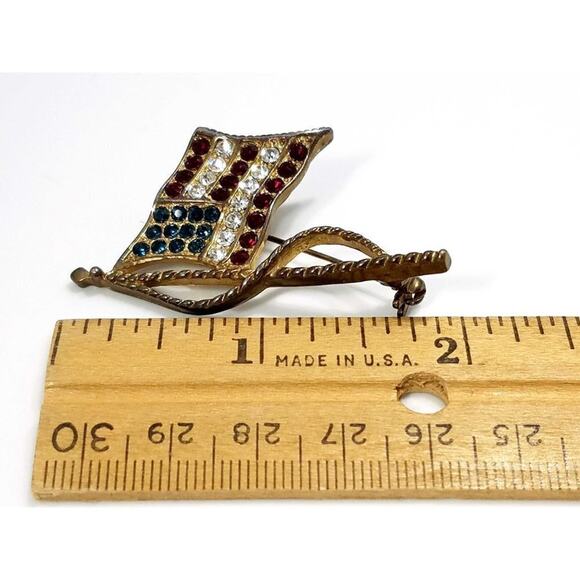USA Flag Rhinestone Brooch Gold Tone Red White Blue Patriotic Vintage Pin - Picture 7 of 10